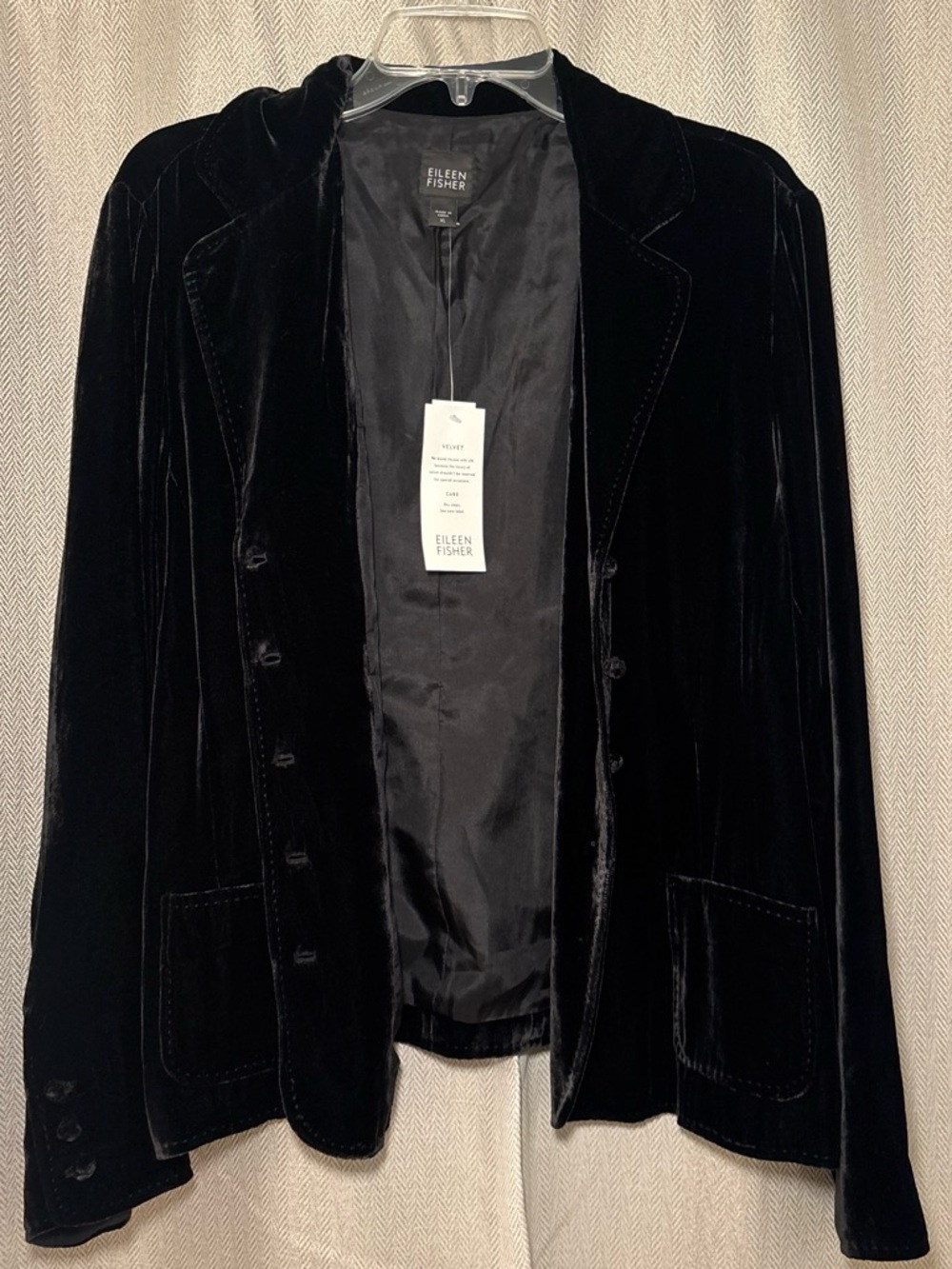 NWT Eileen Fisher 100% Silk Lined Black Velvet Blazer Button Jacket
